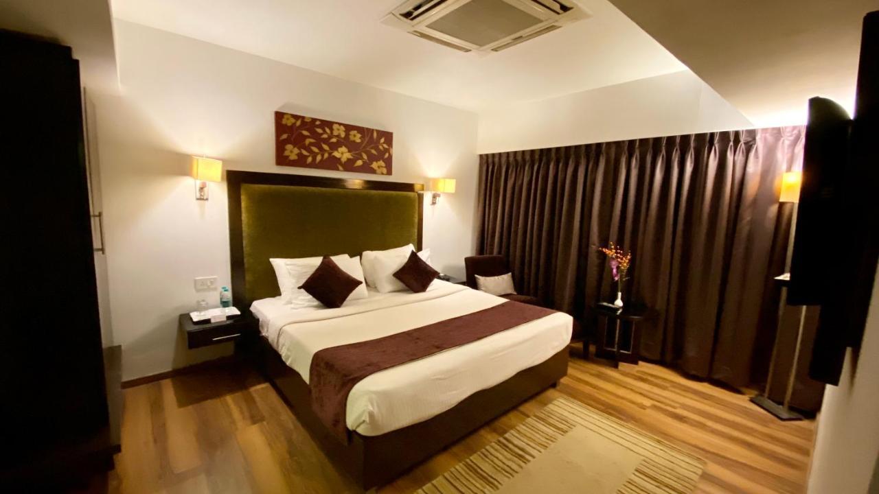 Hotel Gis Select Banjara Hill Hyderabad Exterior foto