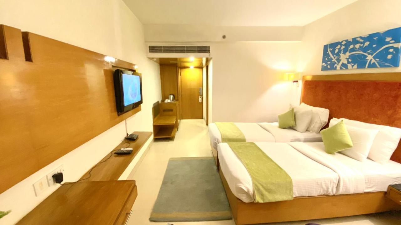 Hotel Gis Select Banjara Hill Hyderabad Exterior foto