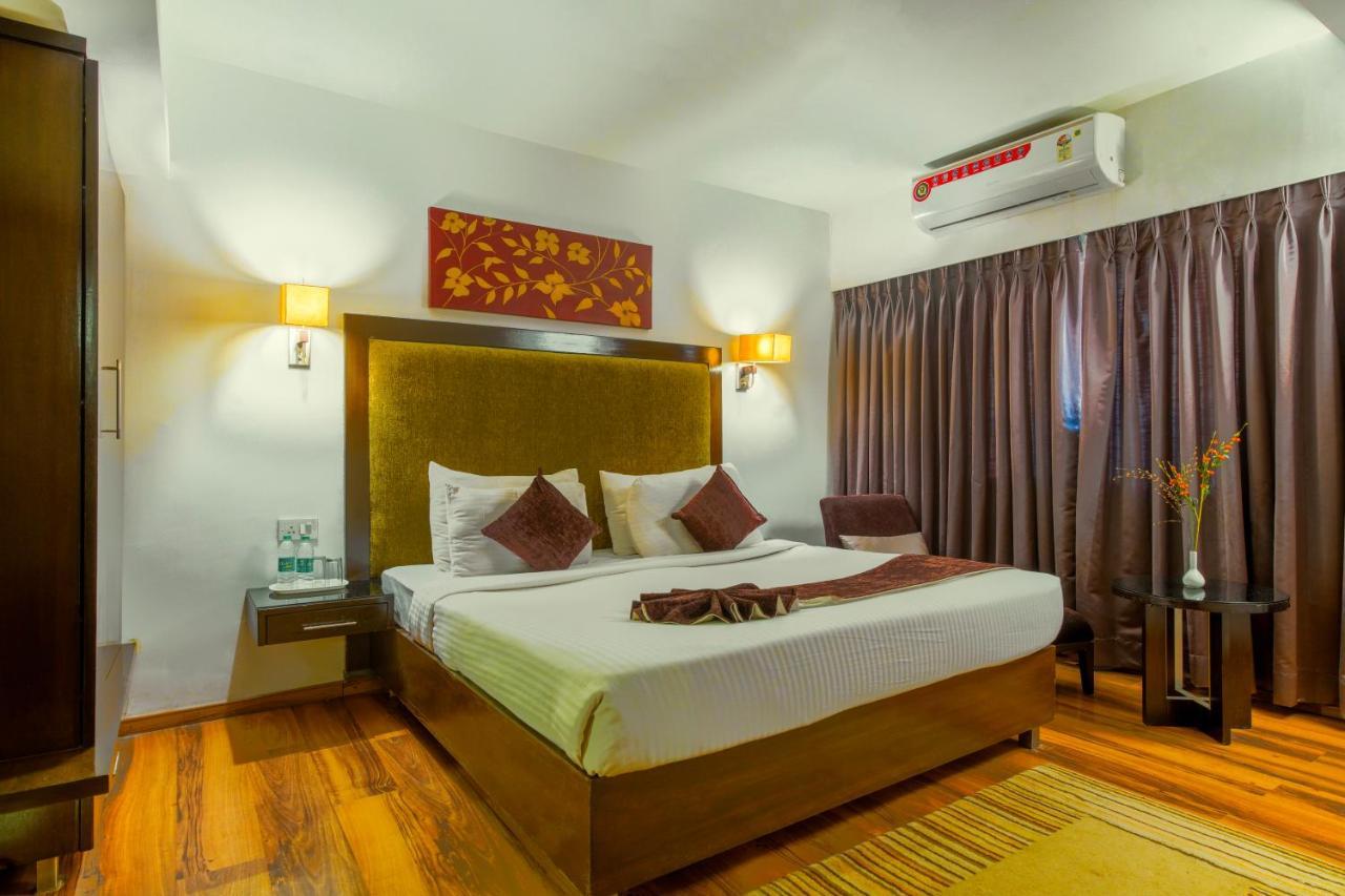 Hotel Gis Select Banjara Hill Hyderabad Exterior foto