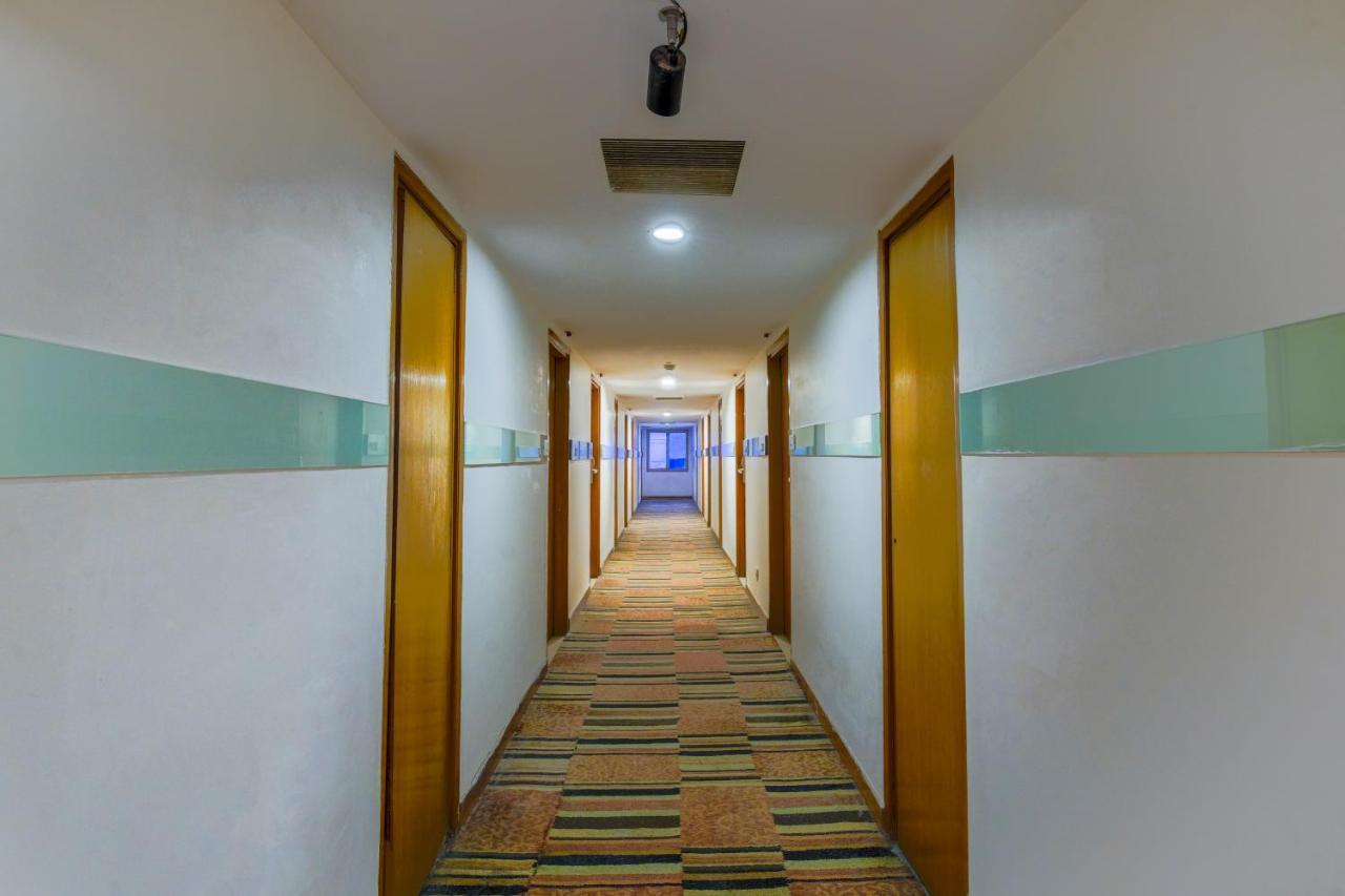 Hotel Gis Select Banjara Hill Hyderabad Exterior foto