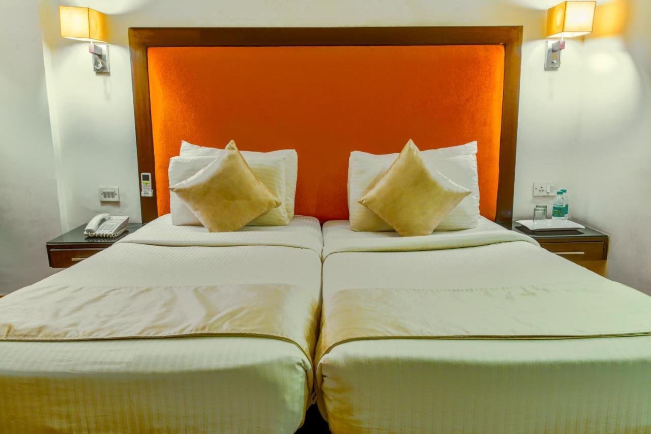 Hotel Gis Select Banjara Hill Hyderabad Exterior foto