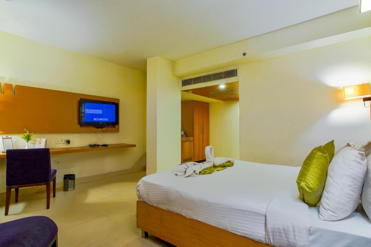 Hotel Gis Select Banjara Hill Hyderabad Exterior foto