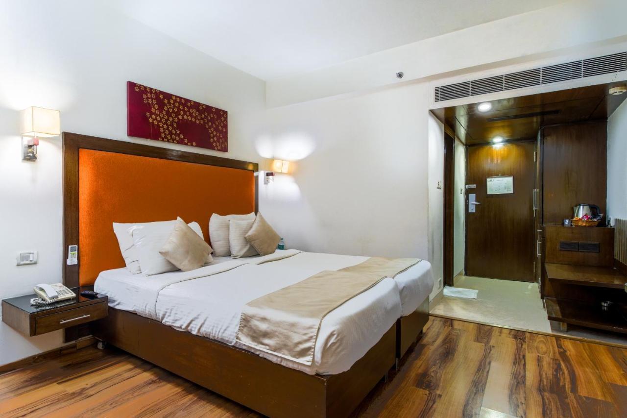 Hotel Gis Select Banjara Hill Hyderabad Exterior foto