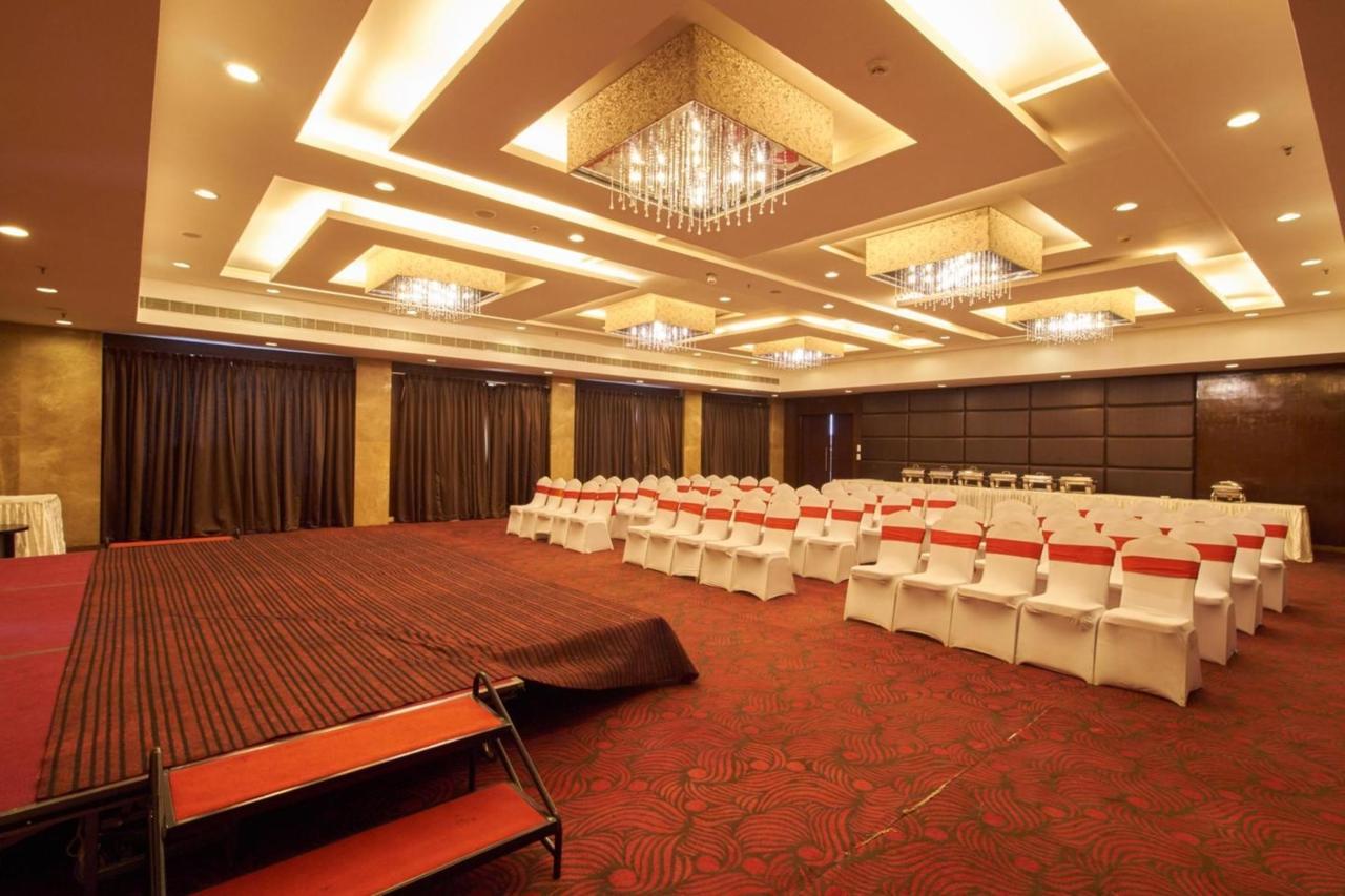 Hotel Gis Select Banjara Hill Hyderabad Exterior foto